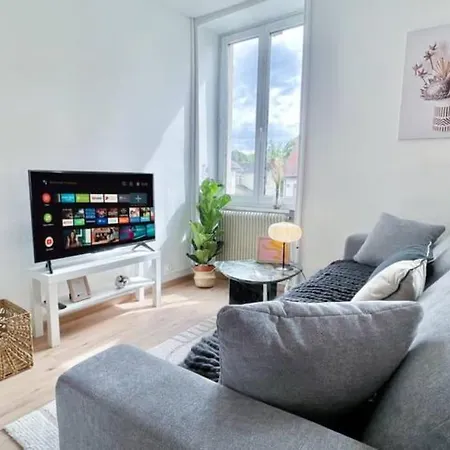 Apartment 1 3p Ideal Famille Travail Renove Lumineux Parking Gratuit *